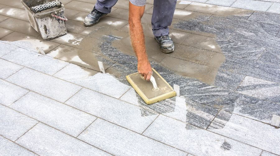 Professional gutter cleaning in Ada, MI